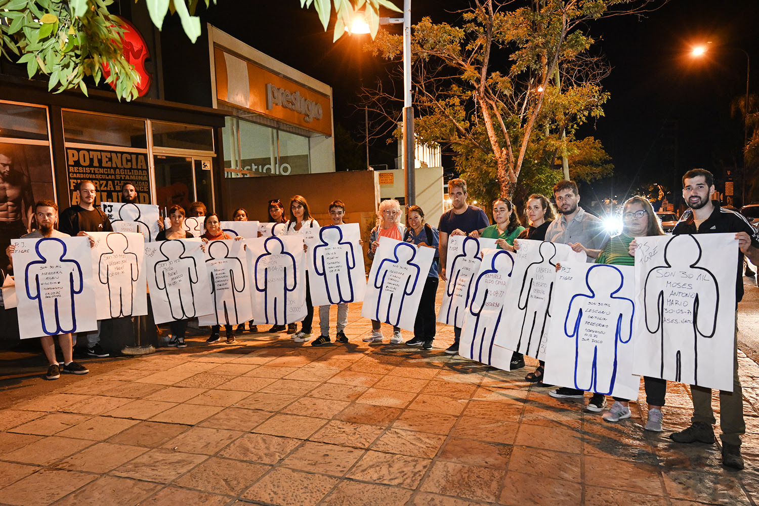 48 años del Golpe de Estado: el PJ Tigre cerró el Mes de la Memoria con un “Siluetazo”