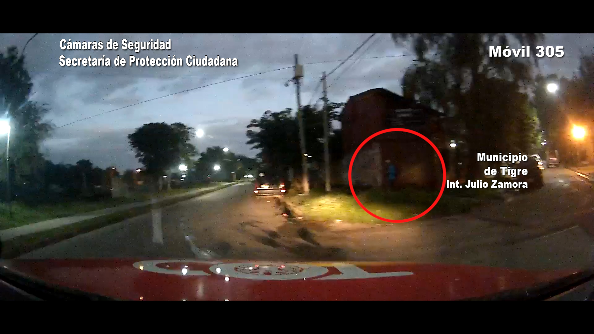 Operadores del centro de monitoreo de Tigre visualizaron a un sujeto en actitud sospechosa en la intersección de Av. del Trabajo y Güiraldes de la localidad de Don Torcuato. Al ser identificado por los móviles, intentó darse a la fuga pero fue interceptado rápidamente. Luego se constató que tenía un pedido de captura activo, por un homicidio ocurrido en el mes de diciembre. Además portaba un arma blanca.