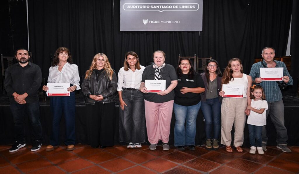 El Gobierno local otorgó apoyos económicos a artistas, colectivos culturales y proyectos vinculados a distintas expresiones del arte. Se brindaron apoyos en disciplinas como: literatura, audiovisual, artes escénicas, espacios culturales, becas, música y artes visuales.