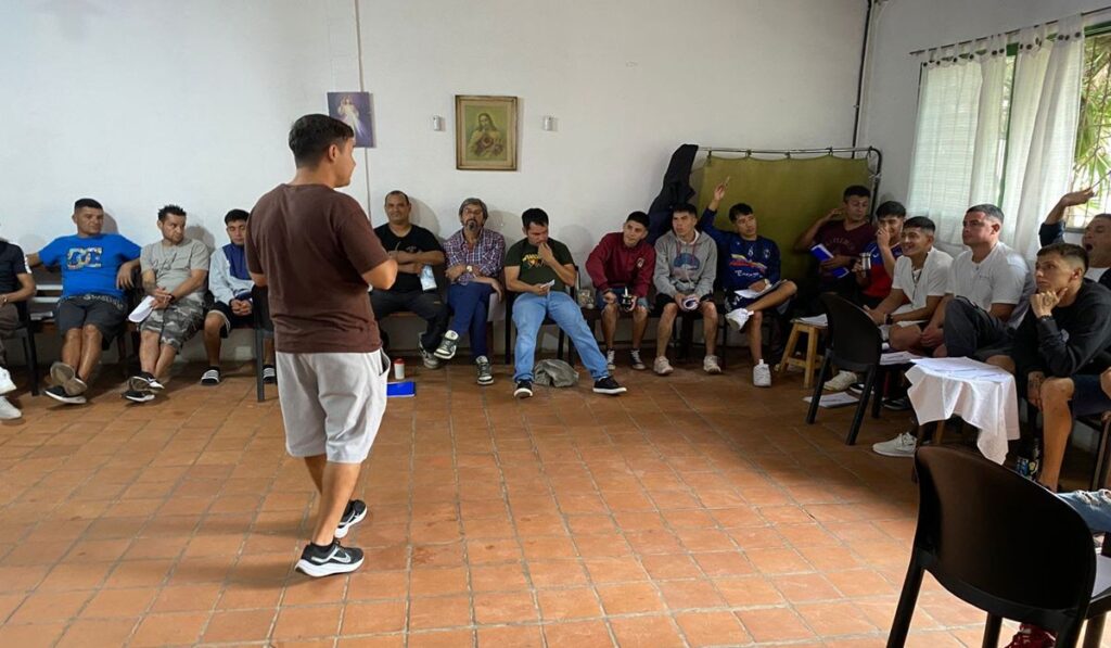 En la Casa de Jóvenes “Levántate y Camina” de Ricardo Rojas, el Municipio de Tigre llevó a cabo el primer encuentro de los talleres "Nuevas masculinidades". Durante la jornada, los presentes realizaron diferentes actividades y participaron de un espacio de debate e intercambio con el fin de repensar su rol en la sociedad.