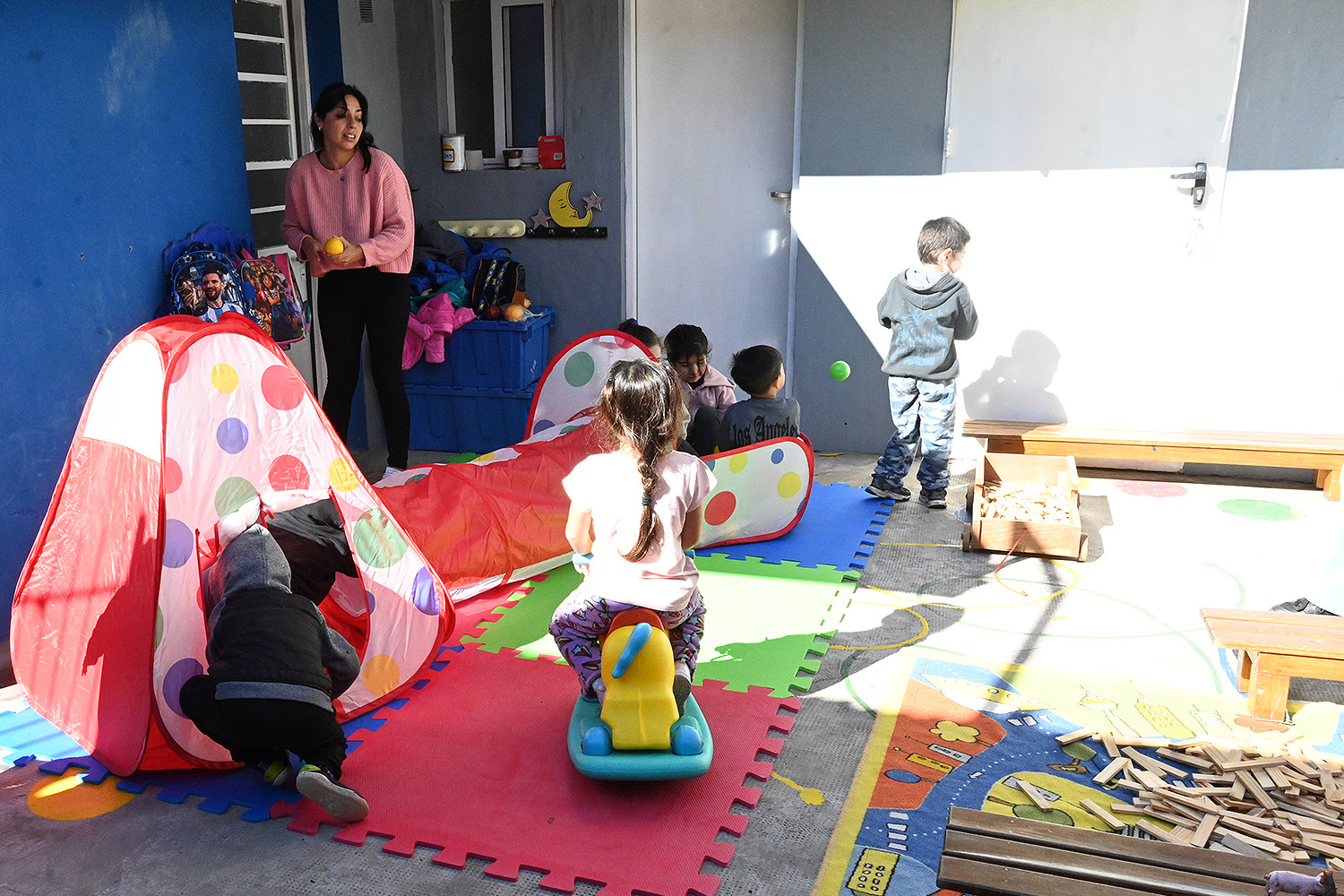 La secretaria de Educación y Promoción Social, Gisela Zamora, encabezó un nuevo encuentro en el CAFF de la localidad de El Talar. La actividad está enmarcada en el programa “Vení y Juguemos Juntos”.