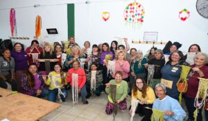 Vecinas de Rincón de Milberg participaron de la última clase de bijouterie en macramé en el Centro de Jubilados Eterna Juventud