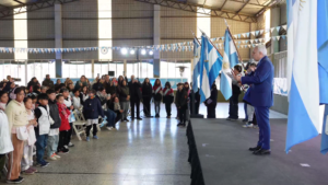 Alumnos de cuarto grado de las escuelas del Delta realizaron su promesa patrio en el Recreo El Alcázar