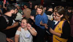 Más de 1.000 vecinos participaron del tradicional Baile Inclusivo organizado por el Club de Leones de Don Torcuato