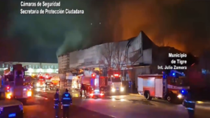 Los equipos municipales y dotaciones de bomberos trabajaron en el lugar del siniestro en Don Torcuato