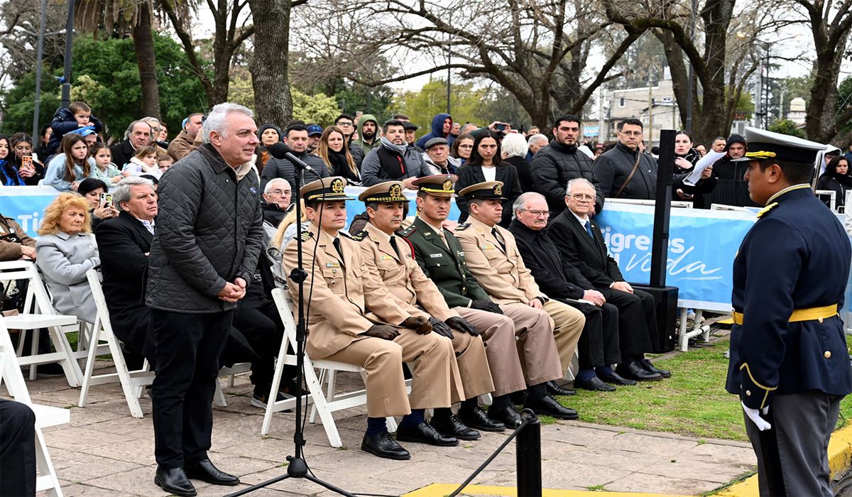 El Municipio y la Comisión Permanente de Homenaje realizaron el acto y desfile cívico-militar en la Plaza San Martín